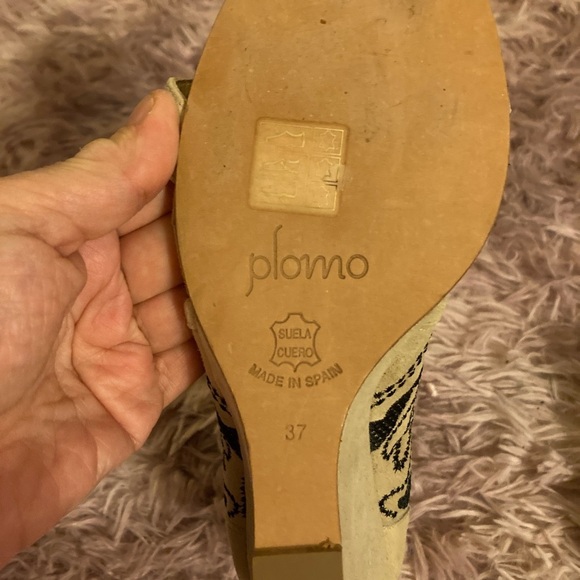 Anthropologie Plomo Suede Embroidered Wedge Sandals Size 7